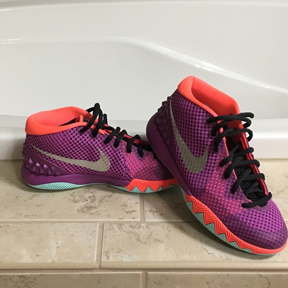 Nike Kyrie 1 Easter